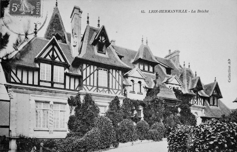 45. Lion-Hermanville - La Brèche. [Elévation sud de la Brèche, aujourd'hui détruite sur le côté ouest de la brèche d'Hermanville].- Carte postale, coll. A.D.