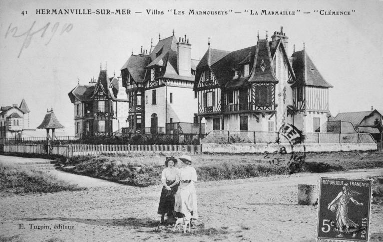 "41. Hermanville-sur-Mer - Villas ""les Marmousets"", ""la Marmaille"", ""Clémence"". [La Brèche d'Hermanville vers l'Est, avec trois villas aujourd'hui détruites].- Carte postale, éd. Turpin."