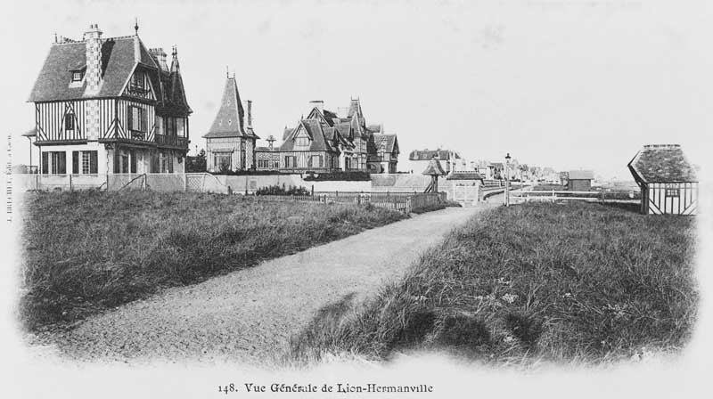 La digue et l'ensemble néo-normand de la brèche au début du siècle. 148. Vue générale de Lion - Hermanville.- Carte postale, s.d., début 20e siècle.