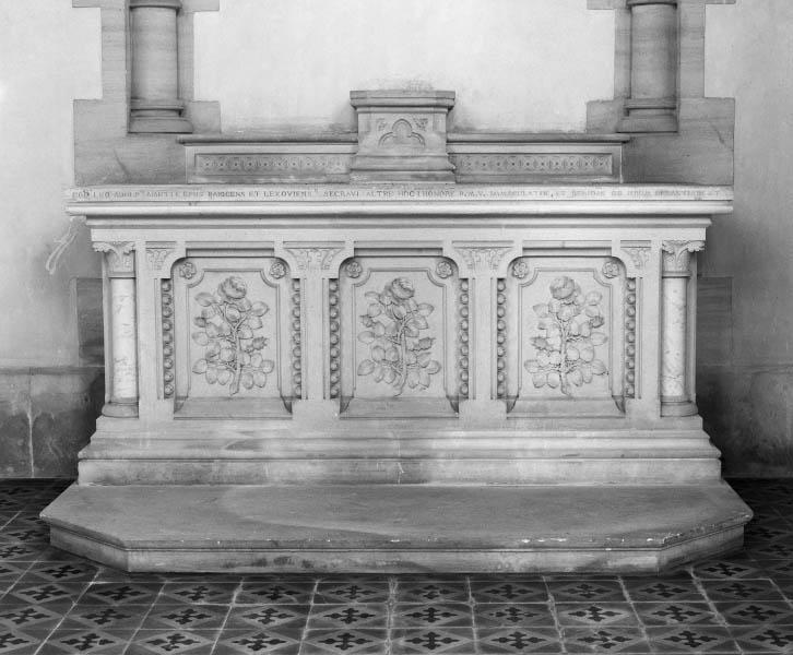 2 autels (autels secondaires de la Vierge et de saint Joseph, en pendant)