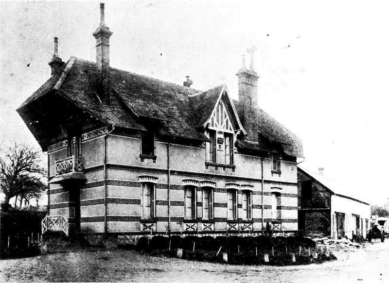 L'élégant pavillon.- Photographie ancienne, tirée de: LE FORT, V. La fromagerie de St-Maclou. La Revue illustrée du Calvados, janvier 1914.