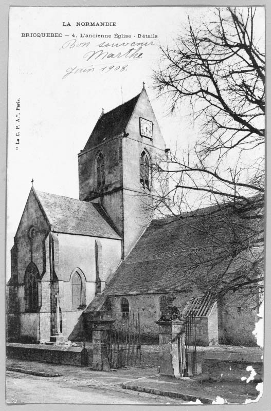Bricquebec - L'Eglise.- Carte postale, éd. N.D. phot., n° 46, s.d, début 20e siècle. (Collection particulière).