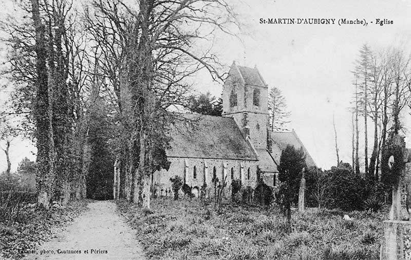 St-Martin-d'Aubigny (Manche). - Eglise.- Carte postale, phot. J. Vannier, Coutances et Périers, s.d., début 20e siècle. (Collection particulière Arno).