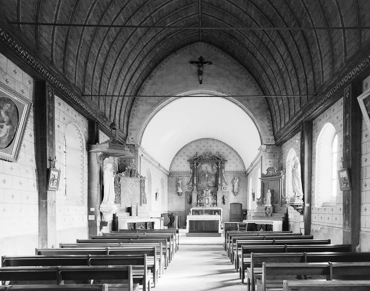 Vue du choeur depuis la nef.