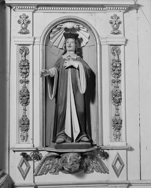 Statue de la travée droite du retable du maître-autel : saint Yves de Tréguier.