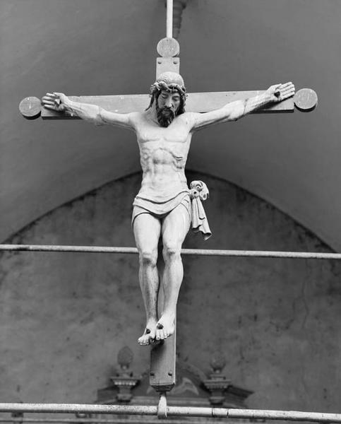 Croix : Christ en croix