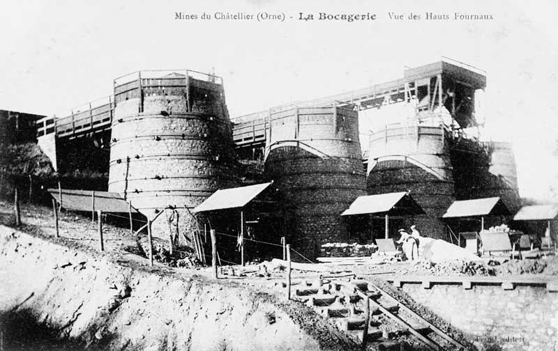 Mines du Chatellier (Orne) - la Bocagerie - Vue des Hauts-Fourneaux.- Carte postale, éd. Pesnel, s.d., début 20e siècle.