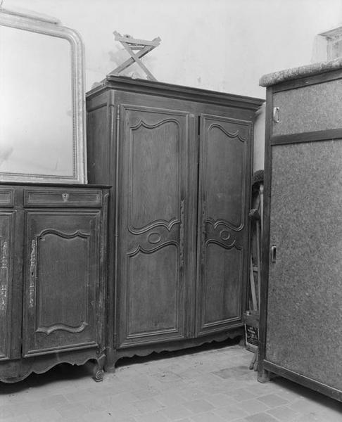 Armoire (2)