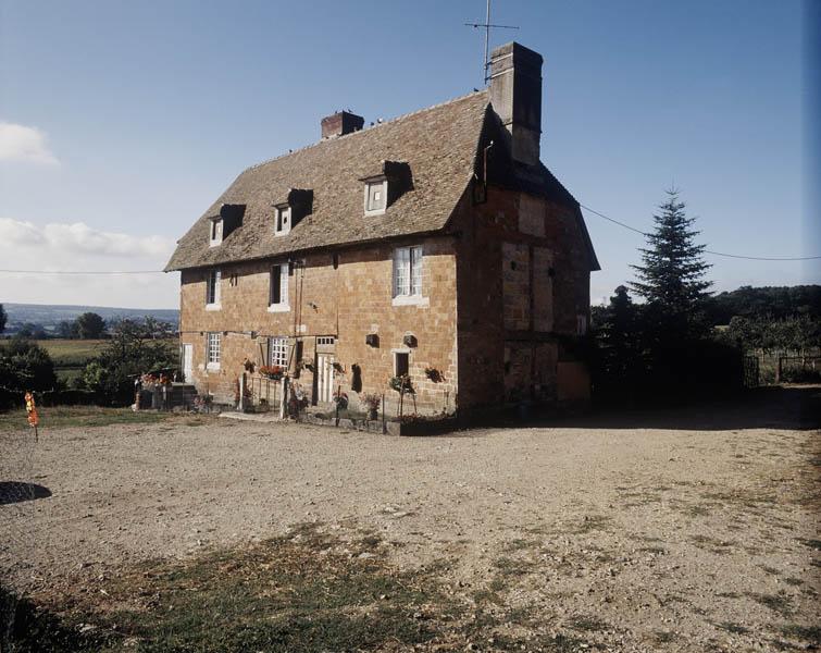 Logis, élévation est.