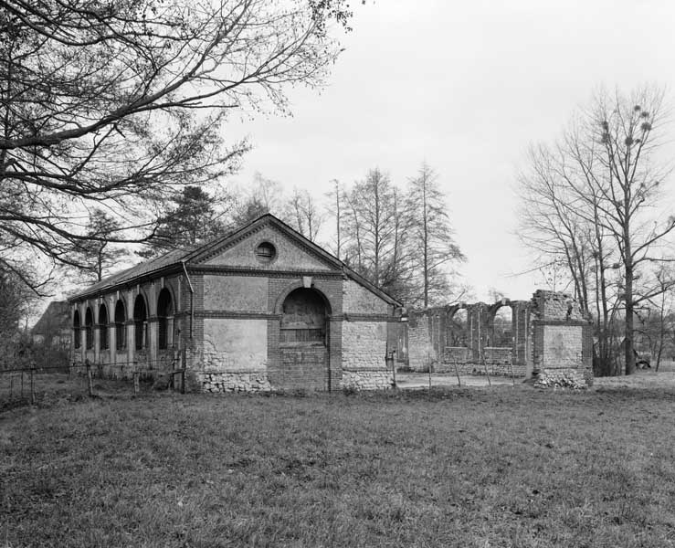 Atelier de fabrication. Vue prise du sud-ouest.