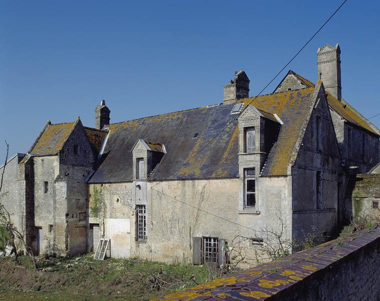 Logis, façade sud est.