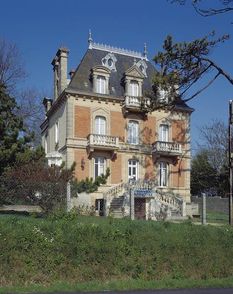 Façade principale.