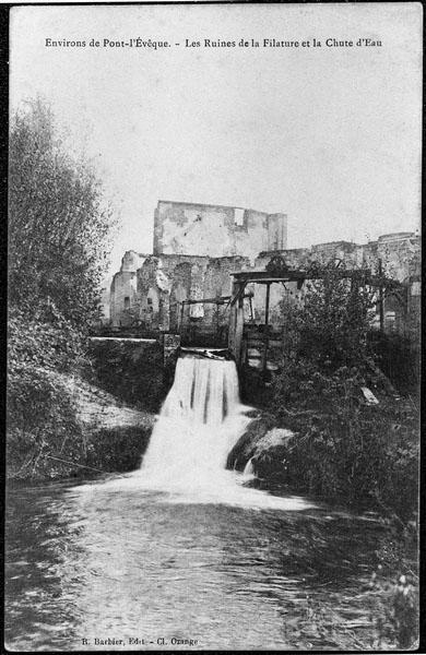 Environs de Pont-l'Evêque. Les ruines de la filature et la chute d'eau.