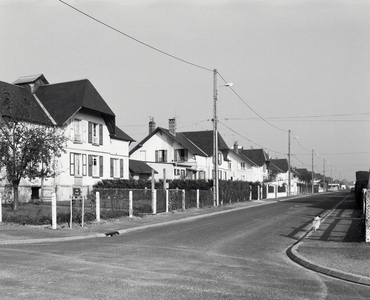 Cité ouvrière (2). Rue Saint-Eloi. Vue prise du sud-est.