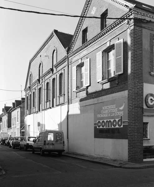 Livarot, 11 rue Racine. Fromagerie industrielle.