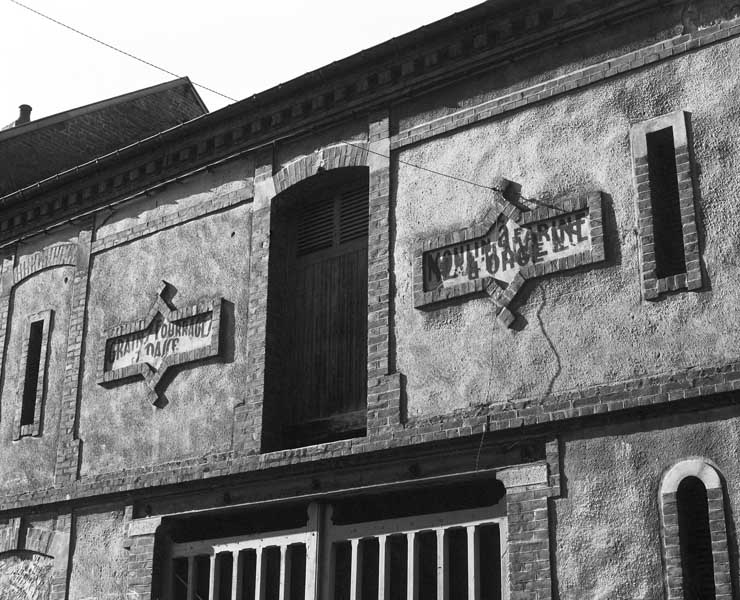 Livarot, 11 rue Racine. Fromagerie industrielle.