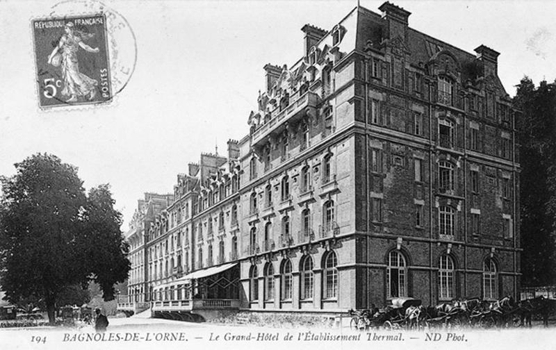 194 - Bagnoles-de-l'Orne - Le Grand Hôtel de l'établissement thermal.