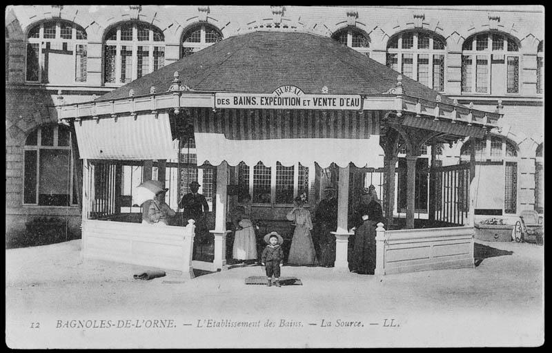 12 - Bagnoles-de-l'Orne - l'établissement des bains. La Source.