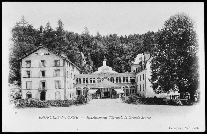 9 - Bagnoles-de-l'Orne - Etablissement thermal, la Grande Source.