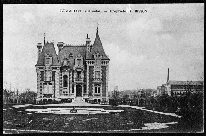 Livarot (Calvados) - Propriété M Bisson.- Carte postale, s.d., début 20e siècle. (Collection particulière P. Coftier).