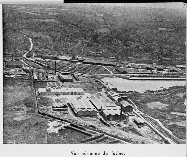 Vue aérienne.- Photographie, tiré de : Calvados. Aspects gégraphiques, historiques, touristiques, économiques et administratifs du département. Les documents de France, Alépée et Cie, Paris, s. d., vers 1953.