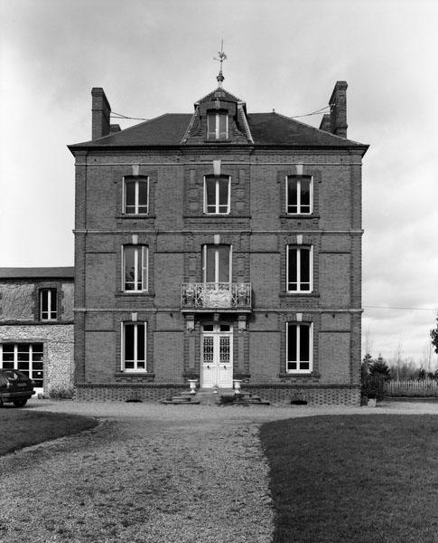 Logement (2). Elévation extérieure sud-est.