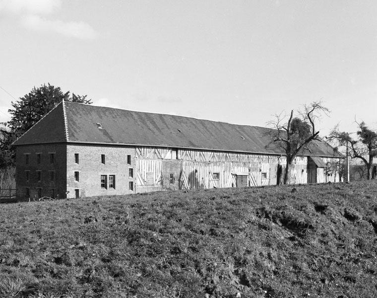 Pièce d'affinage (2) et parties agricoles. Vue prise de l'ouest.