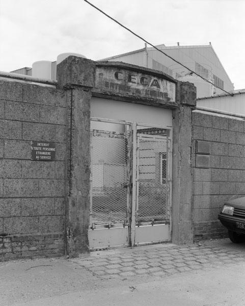 Entrée piétonne de l'usine. Vue prise de l'ouest.