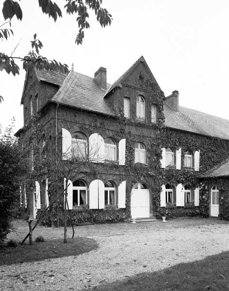 Logement patronal. Vue prise du sud-ouest.
