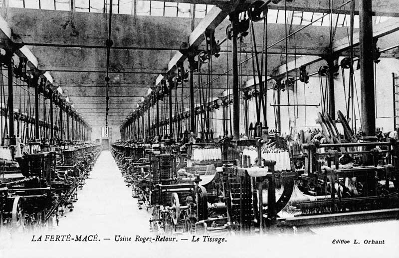 LA FERTE-MACE. - Usine Rogez-Retour. - Le Tissage.- Carte postale, éd. L. Orhant, s.d., début 20e siècle. (Collection particulière P. Coftier).