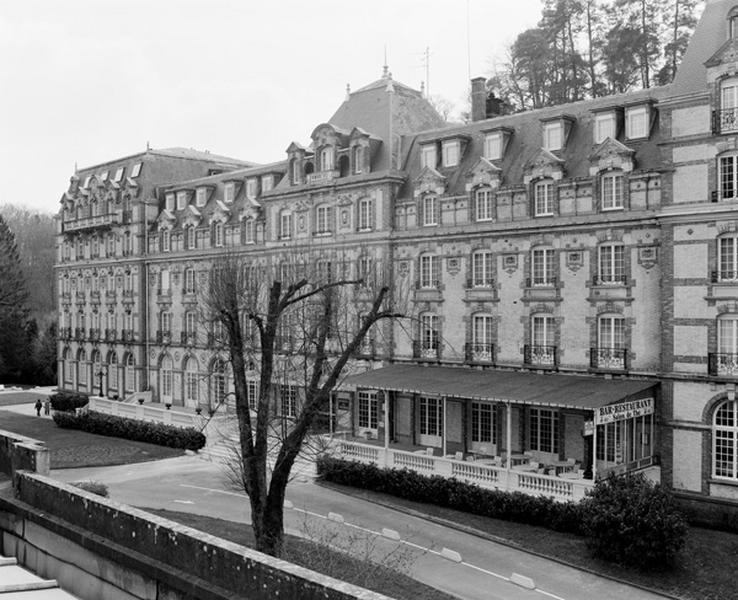 Elévation nord-est.