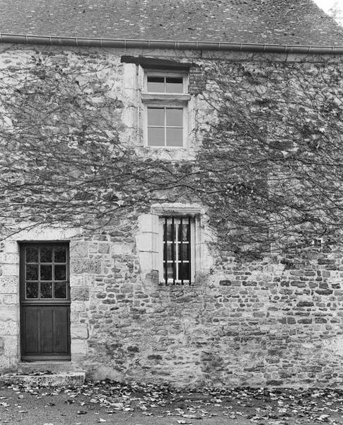 Logis, détail de l'élévation sur cour.