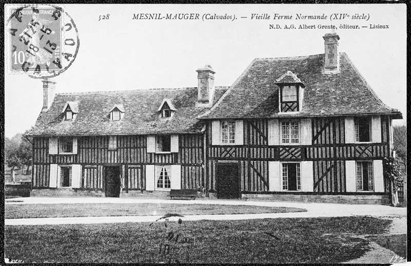 Vieille ferme normande (XIIe siècle).- Carte postale, s.d., début 20e siècle. (Collection particulière Chalot).