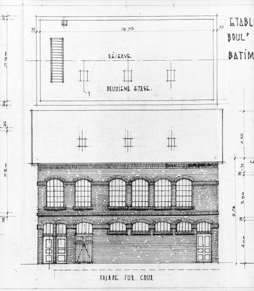 Propriété de Messieurs Emile et Paul Bourné, boulevard Jeanne d'Arc à Lisieux. Bâtiment n° 20. Tonnellerie et cuves. Façade sur cour.