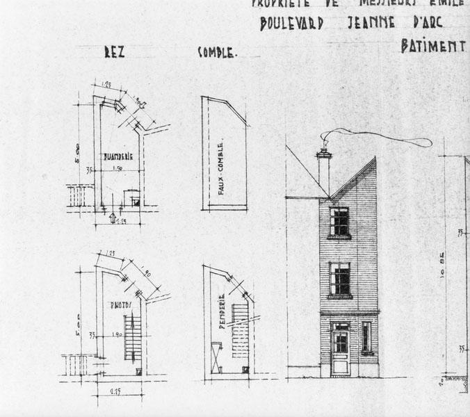 Propriété de Messieurs Emile et Paul Bourné, boulevard Jeanne d'Arc à Lisieux. Bâtiment n°4. Façade, coupe.