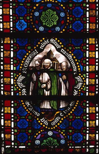 Détail de la 4e lancette, registre inférieur de la baie 44 : transport du corps de saint Contest vers l'abbaye de Fécamp en 1162.