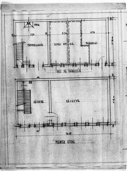 Propriété de Messieurs Emile et Paul Bourné, boulevard Jeanne d'Arc à Lisieux. Bâtiment n° 20. Tonnellerie et cuves. Rez-de-chaussée, premier étage.