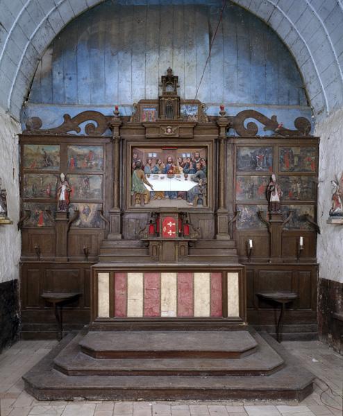 Autel, tabernacle, exposition, 2 statues, antependium, lambris de demi-revêtement