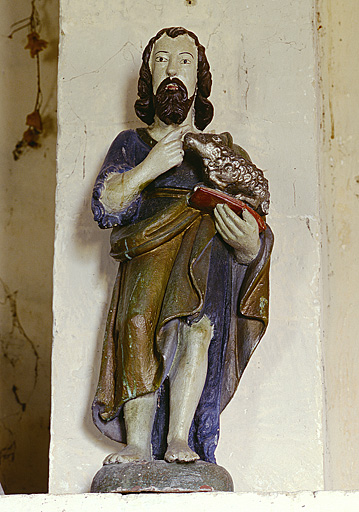 Vue d'ensemble de la statue.