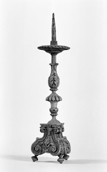 6 chandeliers d'autel