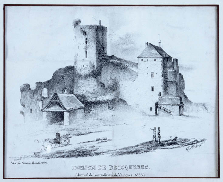 Donjon de Bricquebec, vue du donjon et de la tour porte depuis l'intérieur de la basse-cour.- Lithographie, Carette-Bondessein (graveur), tirée du Journal de l'arrondissement de Valognes, 1838.