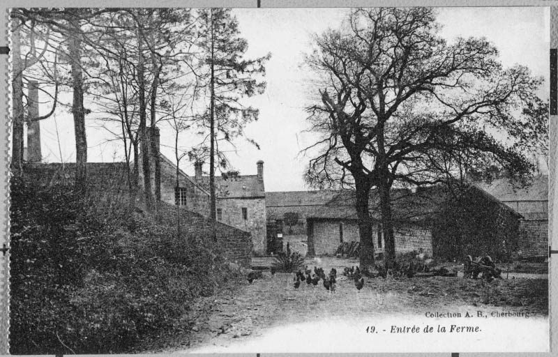 19. Entrée de la Ferme.- Carte postale, s.d., début 20e siècle. (Collection particulière).