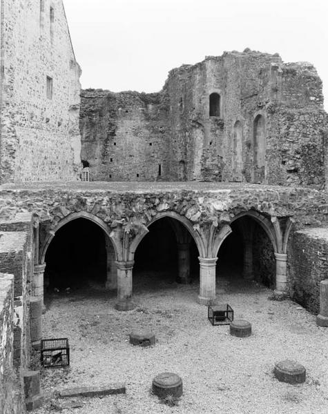 Sous-sol des parties résidentielles de l'ancien logis.