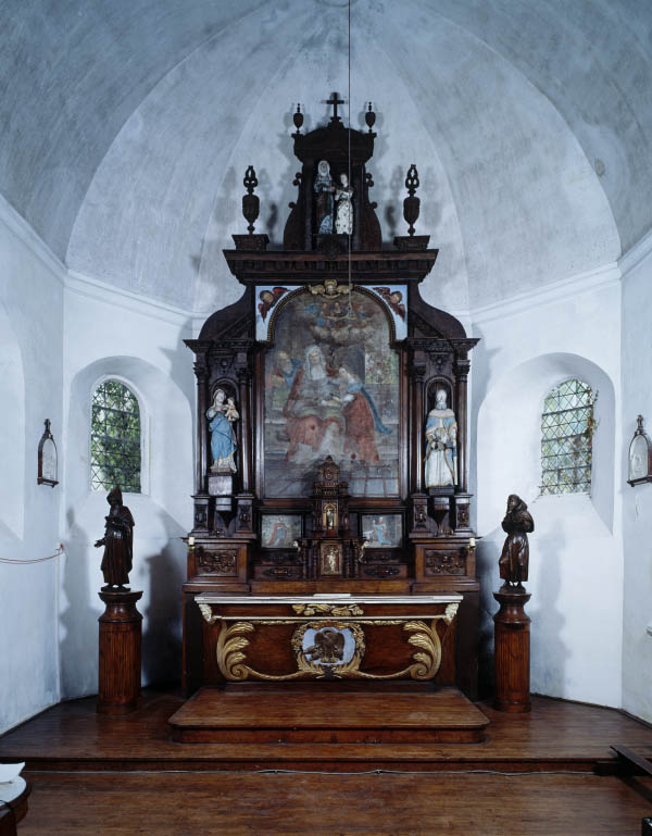 Vue d'ensemble du maître-autel.