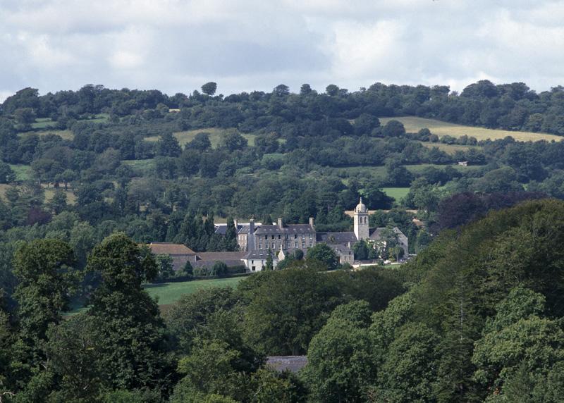 Abbaye de la Trappe. Vue d'ensemble prise du sud.