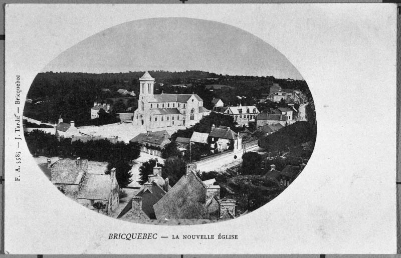 Bricquebec - La Nouvelle Eglise.- Carte postale, J. Tardif éd., Bricquebec, début 20e siècle. (Collection particulière).