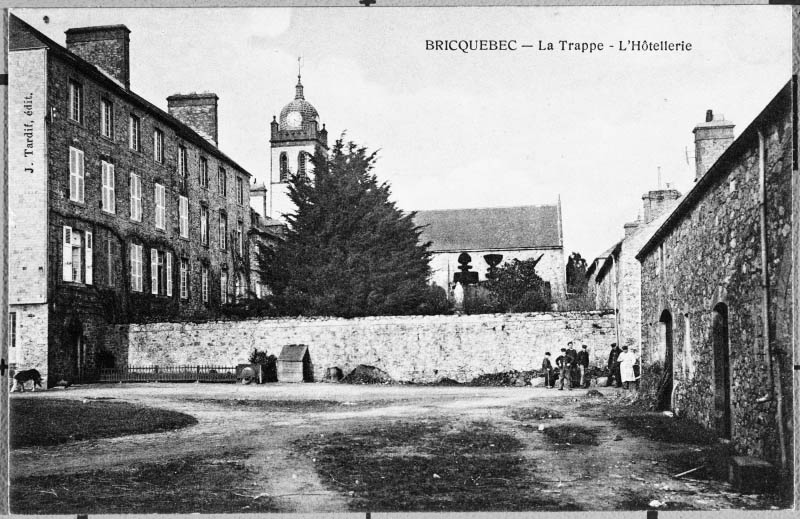 Bricquebec - La Trappe - L'Hôtellerie.- Carte postale, s.d., début 20e siècle. (Collection particulière).