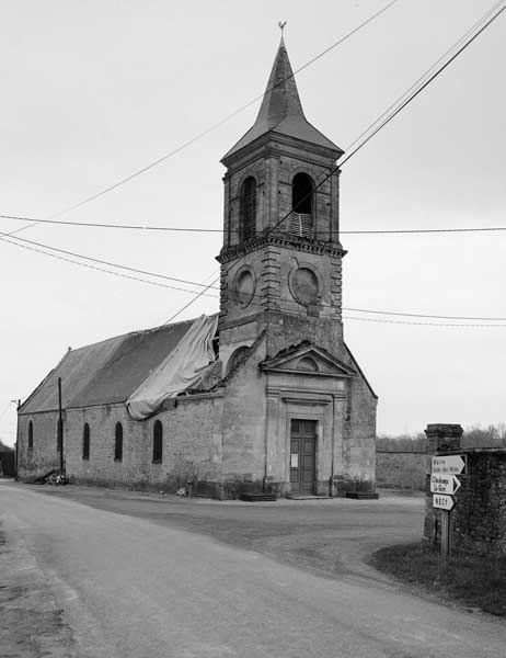 Eglise paroissiale Saint-Martin. Elévation extérieure. ; Elévation extérieure, vue d'ensemble après la tempête de 1999.