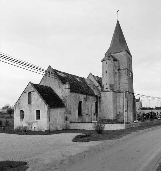 Le Bout de bas. Eglise paroissiale Saint-Rémi. Elévation extérieure, vue d'ensemble. ; Elévation extérieure, vue d'ensemble après la tempête de 1999.