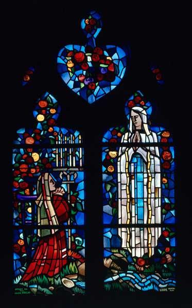Vue d'ensemble de la baie 3 : Apparition de la Vierge à sainte Bernadette.